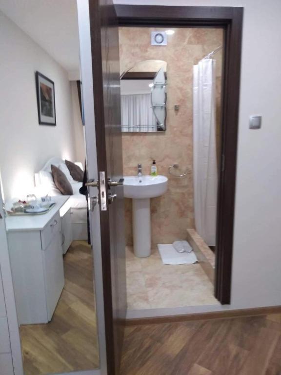 Luxury Apartment At Pirosmani 22 In Central Borjomi Δωμάτιο φωτογραφία