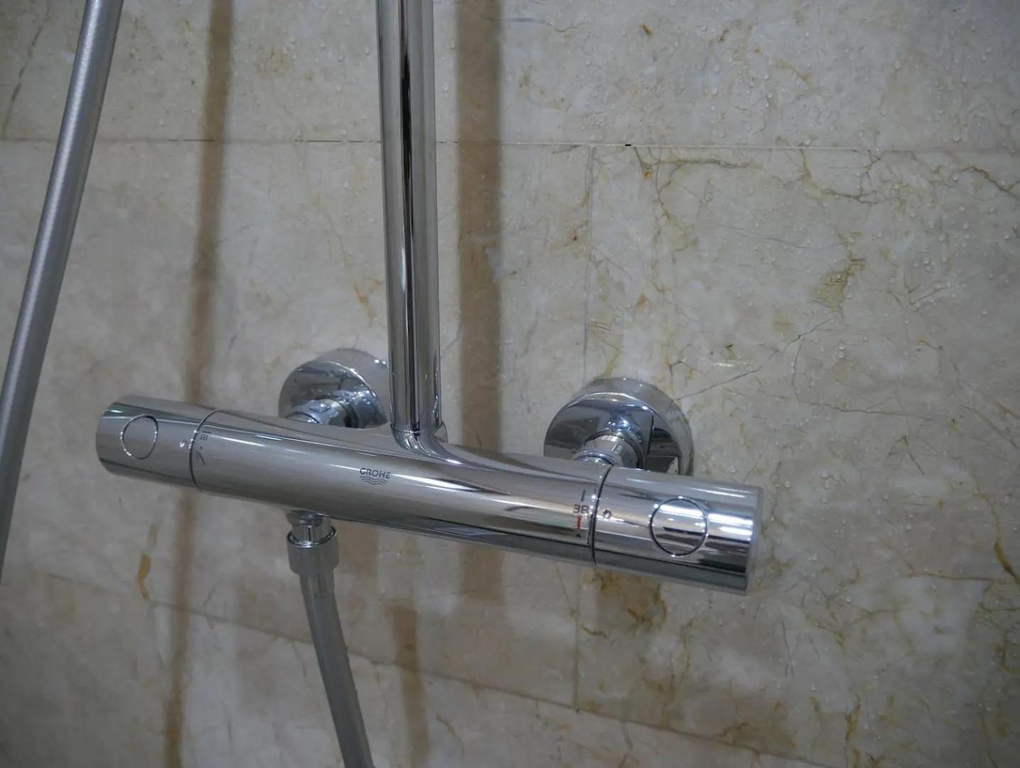 Luxury Apartment At Pirosmani 22 In Central Borjomi Δωμάτιο φωτογραφία